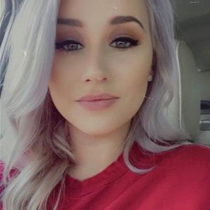 Meet your Posher, Janelle